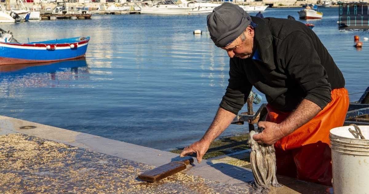 I segreti e le tecniche del rito pi� barese che c'�: il "miracolo" dell'arricciatura del polpo